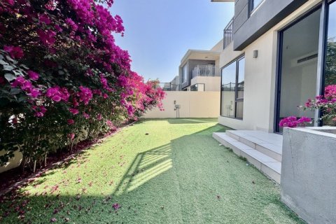 Villa in Dubai Hills Estate, Dubai 4 bedrooms, 288 sq.m. № 101346 - photo 5