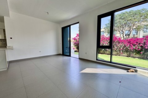 Villa in Dubai Hills Estate, Dubai 4 bedrooms, 288 sq.m. № 101346 - photo 2