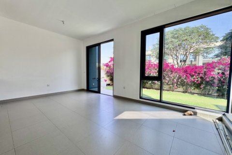 Villa in Dubai Hills Estate, Dubai 4 bedrooms, 288 sq.m. № 101346 - photo 18