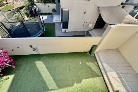 Villa in Dubai Hills Estate, Dubai 4 bedrooms, 288 sq.m. № 101346 - photo 6