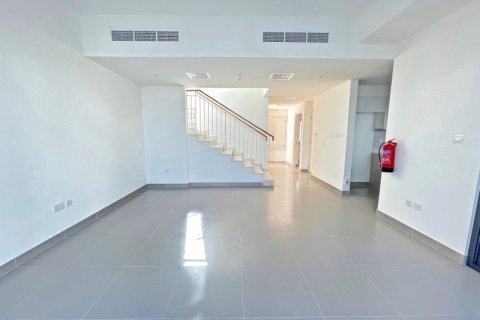 Villa in Dubai Hills Estate, Dubai 3 bedrooms, 207 sq.m. № 101344 - photo 20