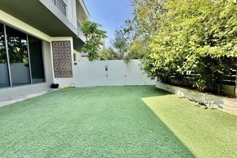 Villa in Dubai Hills Estate, Dubai 3 bedrooms, 207 sq.m. № 101344 - photo 4