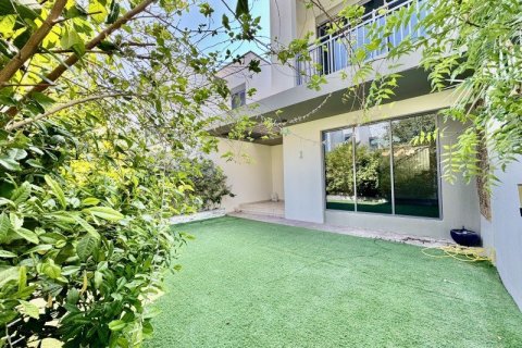 Villa in Dubai Hills Estate, Dubai 3 bedrooms, 207 sq.m. № 101344 - photo 22