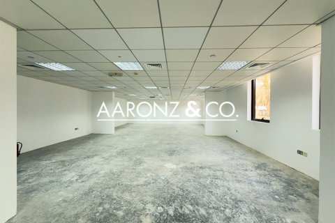Office in Dubai Investment Park, Dubai 4015 sq.m. № 101342 - photo 13