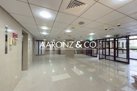 Office in Dubai Investment Park, Dubai 4015 sq.m. № 101342 - photo 12