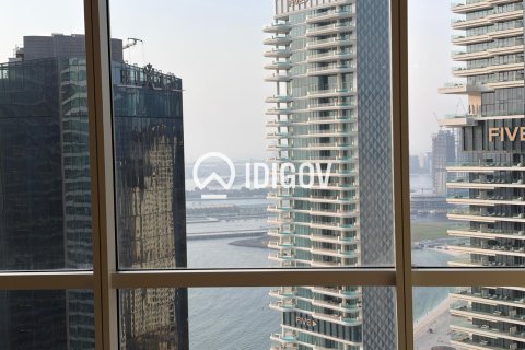 Apartment in Jumeirah Beach Residence, Dubai 3 bedrooms, 202.53 sq.m. № 121037 - photo 13