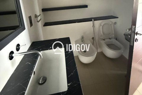 Apartment in Tiara Residences, Palm Jumeirah, Dubai 2 bedrooms, 155.8 sq.m. № 121040 - photo 17