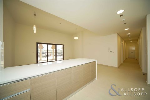 Apartment in Al Andalus, Jumeirah Golf Estates, Dubai 3 bedrooms, 219 sq.m. № 75722 - photo 2
