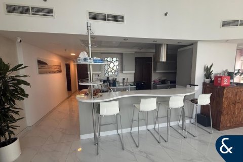 Appartement à Jumeirah Lake Towers, Dubai, 2 chambres, 181 m², № 75711 - photo 3