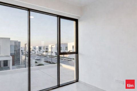 Снять в аренду таунхаус в Дубае: 3 спальни, 173.9м², № 100251 - фото 4