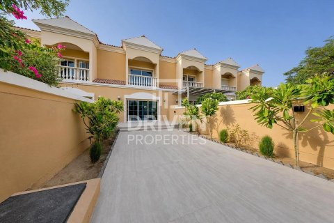 Townhouse in Jumeirah Village Triangle, Dubai 2 bedrooms, 180.05 sq.m. № 138226 - photo 16
