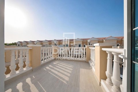 Townhouse in Jumeirah Village Triangle, Dubai 2 bedrooms, 180.05 sq.m. № 138226 - photo 17