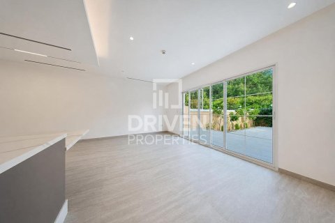 Townhouse in Jumeirah Village Triangle, Dubai 2 bedrooms, 180.05 sq.m. № 138226 - photo 3