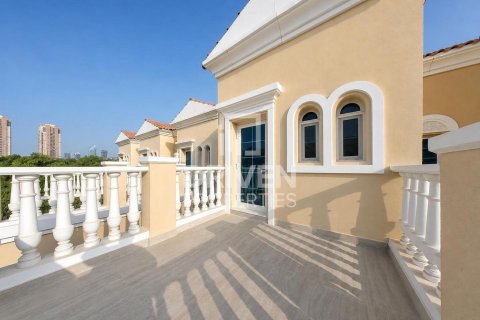 Townhouse in Jumeirah Village Triangle, Dubai 2 bedrooms, 180.05 sq.m. № 138226 - photo 18