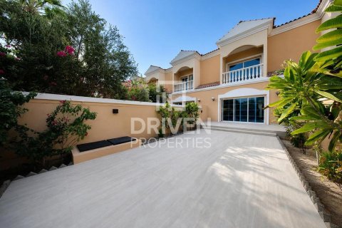 Townhouse in Jumeirah Village Triangle, Dubai 2 bedrooms, 180.05 sq.m. № 138226 - photo 15