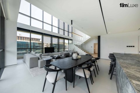 Apartment in Al Wasl, Dubai 4 bedrooms, 323.6 sq.m. № 4354 - photo 15