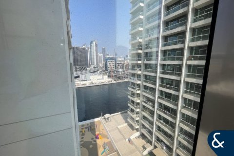 Apartment in Business Bay, Dubai 2 bedrooms, 123 sq.m. № 76198 - photo 17