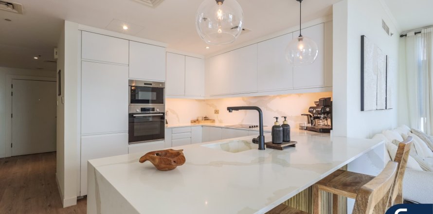 Квартира в The Views, Дубай, 2 спальни, 145м², № 91583