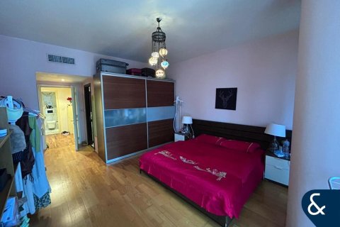 Apartment in Jumeirah Lake Towers, Dubai 1 bedroom, 111 sq.m. № 91597 - photo 4