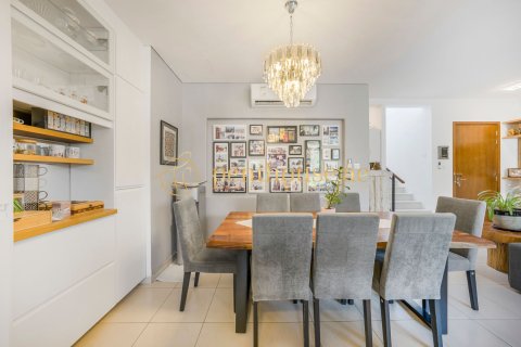 Townhouse in Town Square, Dubai 3 bedrooms, 206 sq.m. № 16048 - photo 6