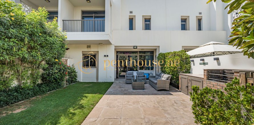 Townhouse in Town Square, Dubai 3 bedrooms, 206 sq.m. № 16048