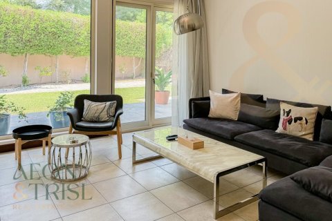 Villa en Saheel, Arabian Ranches, Dubai, 5 dormitorios, 868 m², № 60988 - foto 5