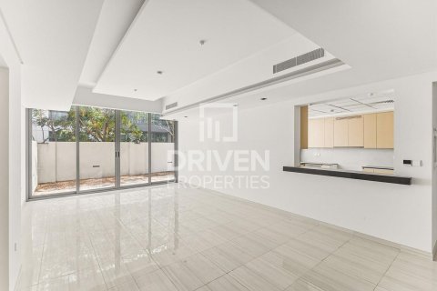 Townhouse in wasl gate, Dubai 3 bedrooms, 232.44 sq.m. № 140899
