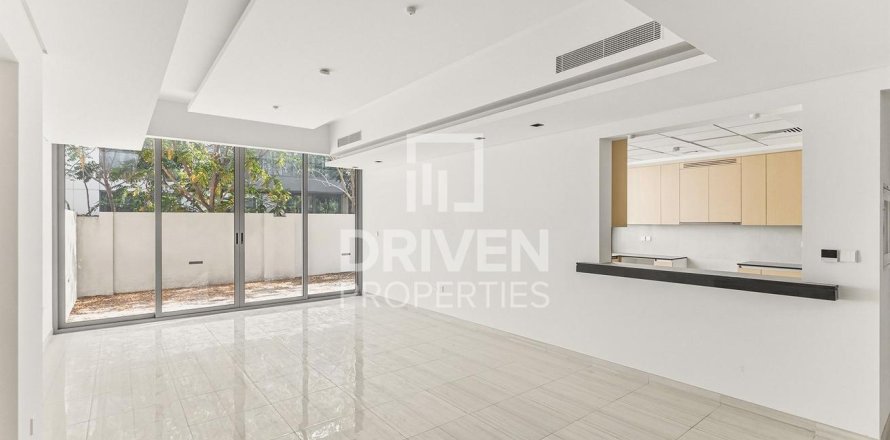 Townhouse in wasl gate, Dubai 3 bedrooms, 232.44 sq.m. № 140899