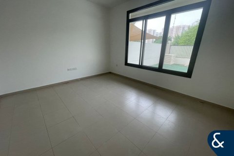 Adosado en Town Square, Dubai, 3 dormitorios, 206 m², № 74422 - foto 4