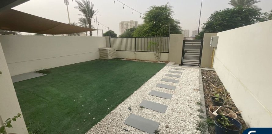 Adosado en Town Square, Dubai, 3 dormitorios, 206 m², № 74422