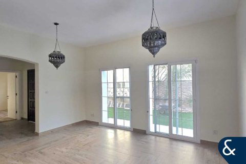 Villa en Arabian Ranches, Dubai, 3 dormitorios, 279 m², № 74424 - foto 2