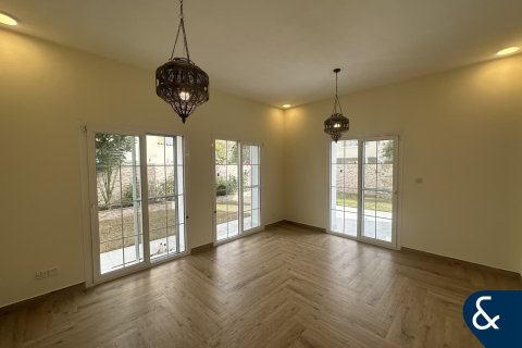 Villa in Arabian Ranches, Dubai 4 bedrooms, 279 sq.m. № 74424 - photo 2