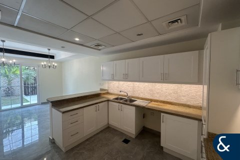 Villa in Arabian Ranches, Dubai 4 bedrooms, 279 sq.m. № 74424 - photo 13