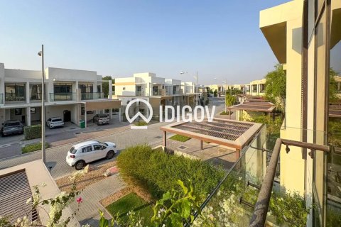 Adosado en Dubai, 3 dormitorios, 252.97 m², № 121078