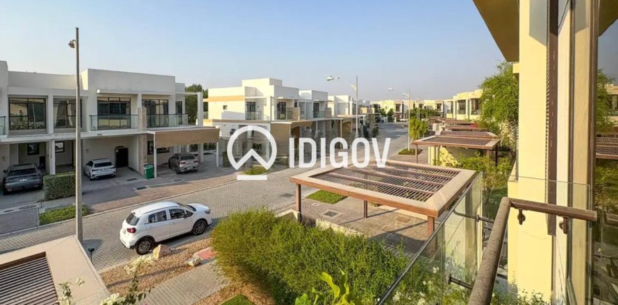 Adosado en Dubai, 3 dormitorios, 252.97 m², № 121078