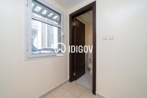 Adosado en Al Barsha South, Al Barsha, Dubai, 4 dormitorios, 132.57 m², № 121077 - foto 9