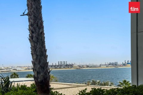 Apartment in Dubai 2 bedrooms, 183.9 sq.m. № 52340 - photo 1