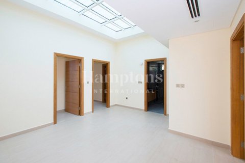 Снять в аренду виллу в Jumeirah Park Homes, Jumeirah Park, Дубай: 4 спальни, 455.22470000м², № 12625 - фото 10