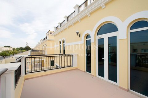 Снять в аренду виллу в Jumeirah Park Homes, Jumeirah Park, Дубай: 4 спальни, 455.22470000м², № 12625 - фото 13