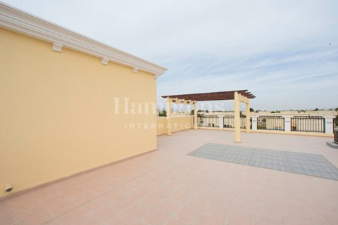 Снять в аренду виллу в Jumeirah Park Homes, Jumeirah Park, Дубай: 4 спальни, 455.22470000м², № 12625 - фото 9
