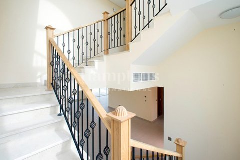 Снять в аренду виллу в Jumeirah Park Homes, Jumeirah Park, Дубай: 4 спальни, 455.22470000м², № 12625 - фото 24
