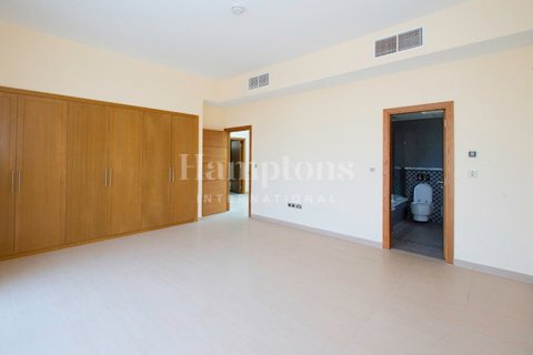 Снять в аренду виллу в Jumeirah Park Homes, Jumeirah Park, Дубай: 4 спальни, 455.22470000м², № 12625 - фото 12