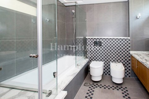 Снять в аренду виллу в Jumeirah Park Homes, Jumeirah Park, Дубай: 4 спальни, 455.22470000м², № 12625 - фото 20