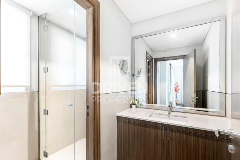 Villa en Jumeirah, Dubai, 4 dormitorios, 450.21 m², № 125232 - foto 15