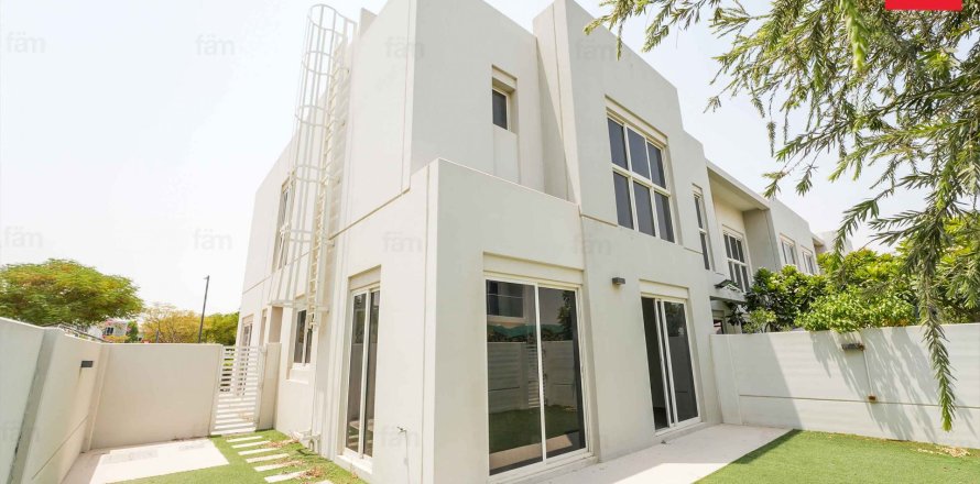Таунхаус в Дубае, 4 спальни, 235.5м², № 46887