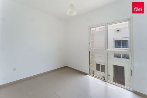 Снять в аренду таунхаус в Дубае: 4 спальни, 235.5м², № 46887 - фото 17