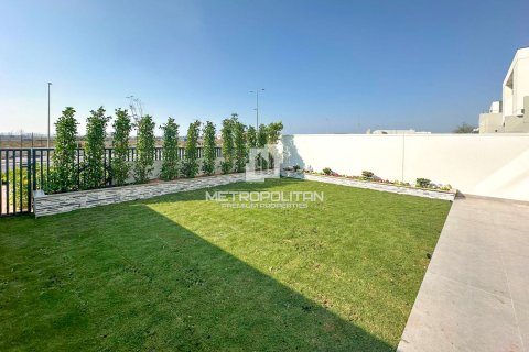 Townhouse in Al Furjan, Dubai 3 bedrooms, 244 sq.m. № 15213 - photo 12