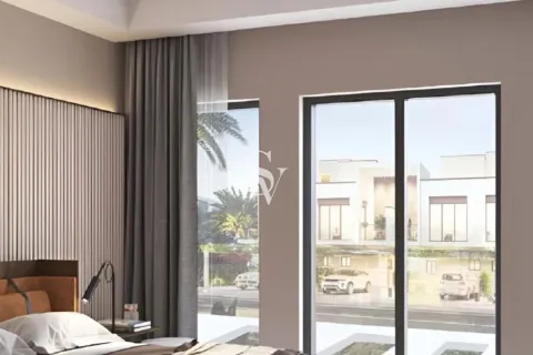 Купить таунхаус в Дубай Инвестмент Парке, Дубай: 5 спален, 220м², № 124054 - фото 3