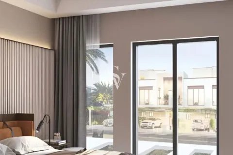 Купить таунхаус в Дубай Инвестмент Парке, Дубай: 5 спален, 220м², № 124054 - фото 2