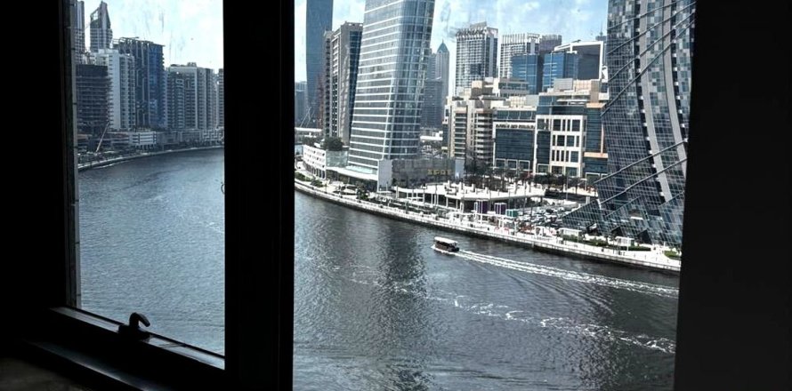 Квартира в Бизнес-Бэе, Дубай, 1 спальня, 80.8м², № 90314